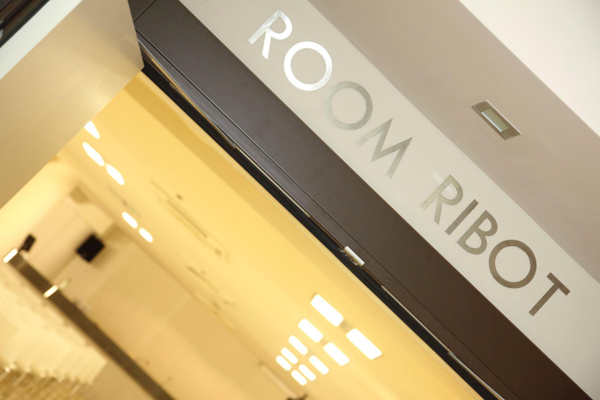 Pisa Tower Plaza Ξενοδοχείο Εξωτερικό φωτογραφία Room Robot