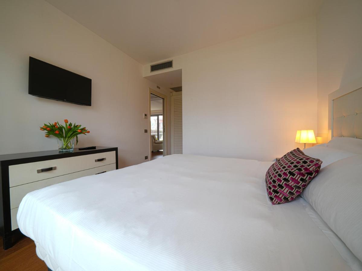Pisa Tower Plaza Ξενοδοχείο Εξωτερικό φωτογραφία A bedroom at the hotel