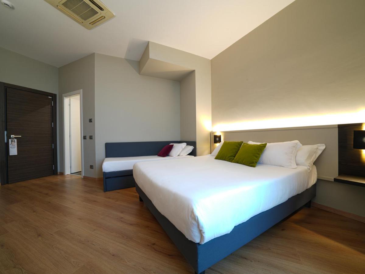 Pisa Tower Plaza Ξενοδοχείο Εξωτερικό φωτογραφία A room at the hotel