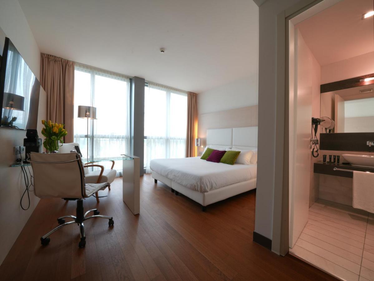 Pisa Tower Plaza Ξενοδοχείο Εξωτερικό φωτογραφία A typical room at the hotel