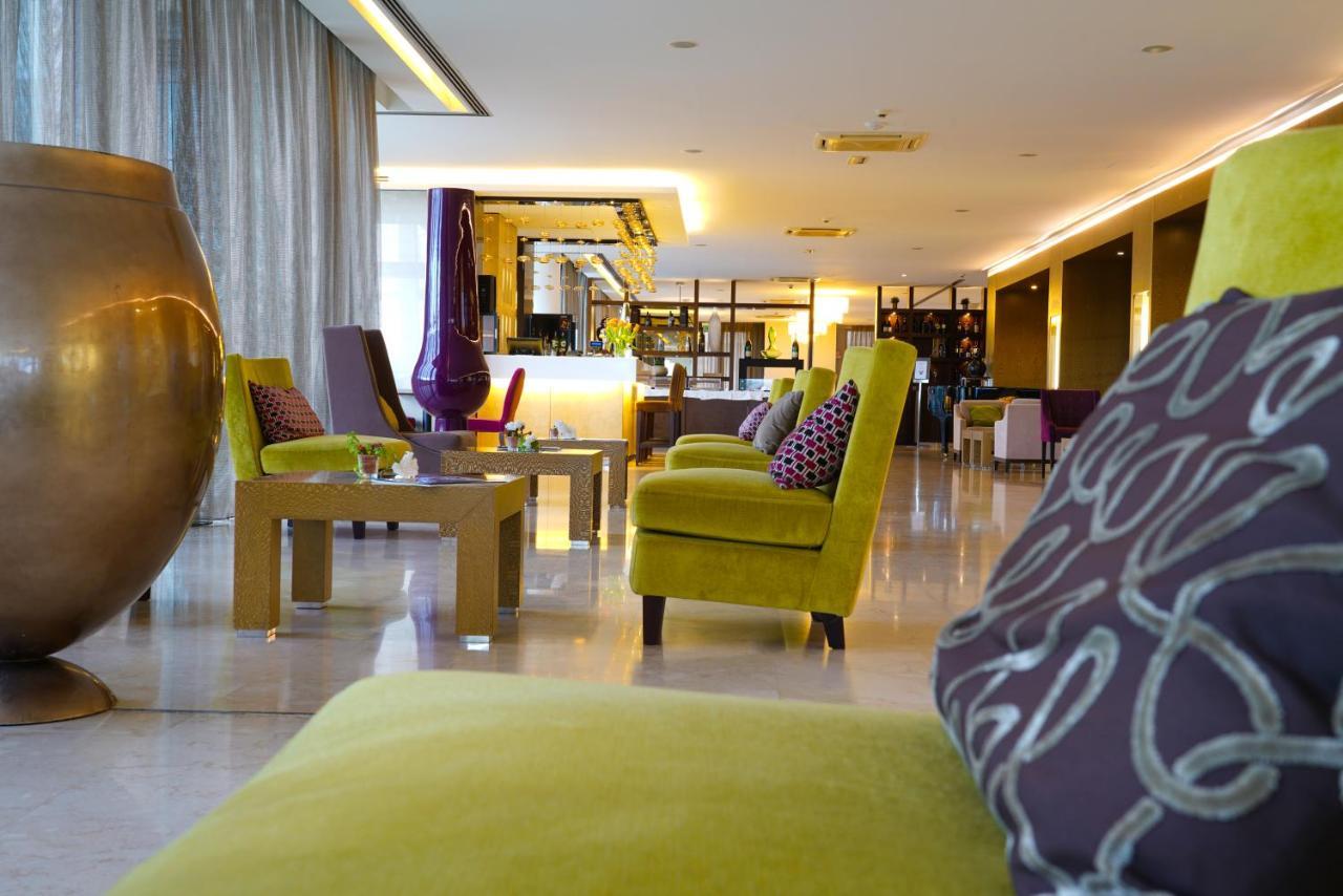 Pisa Tower Plaza Ξενοδοχείο Εξωτερικό φωτογραφία The lobby of the hotel
