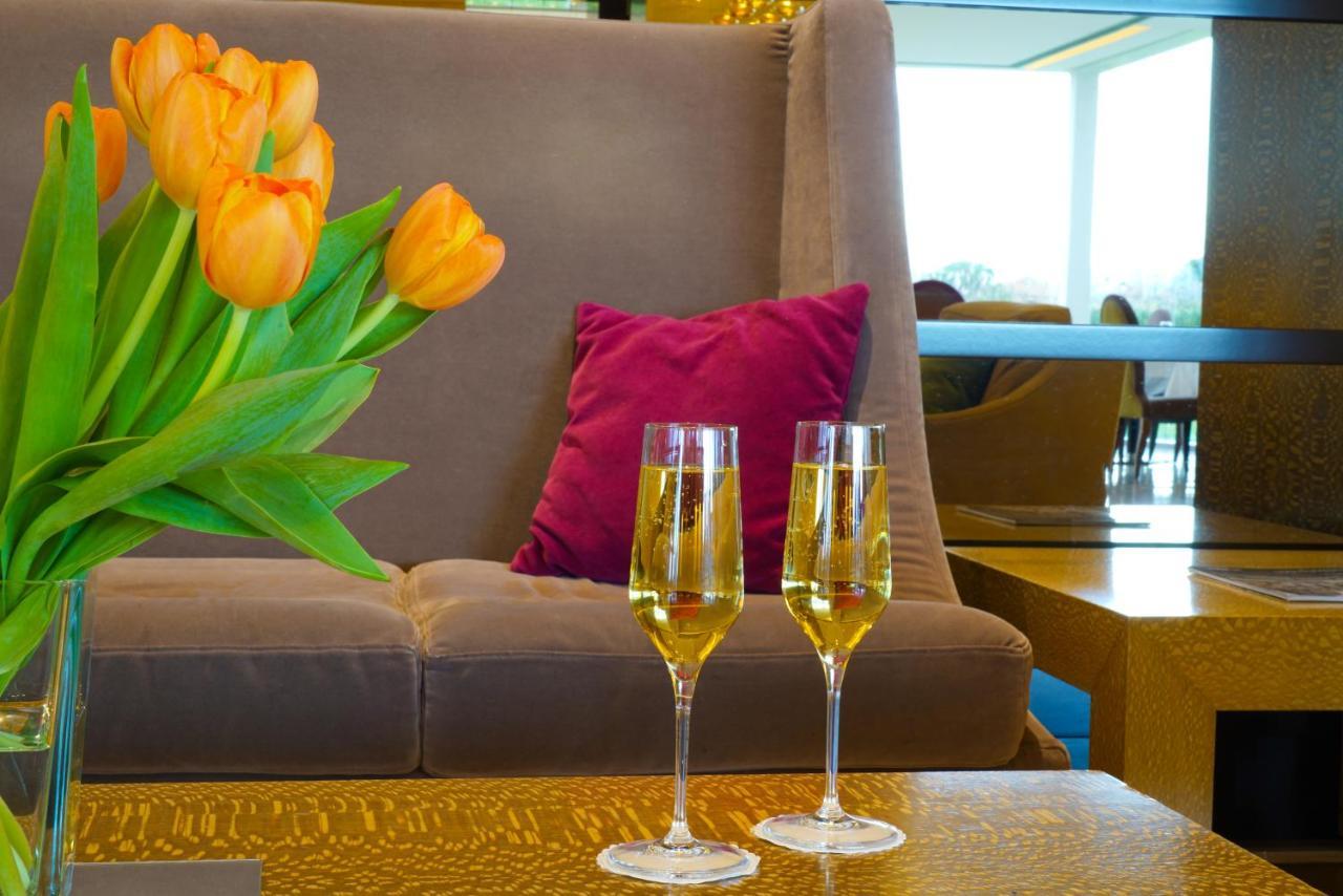 Pisa Tower Plaza Ξενοδοχείο Εξωτερικό φωτογραφία The lounge at the airport