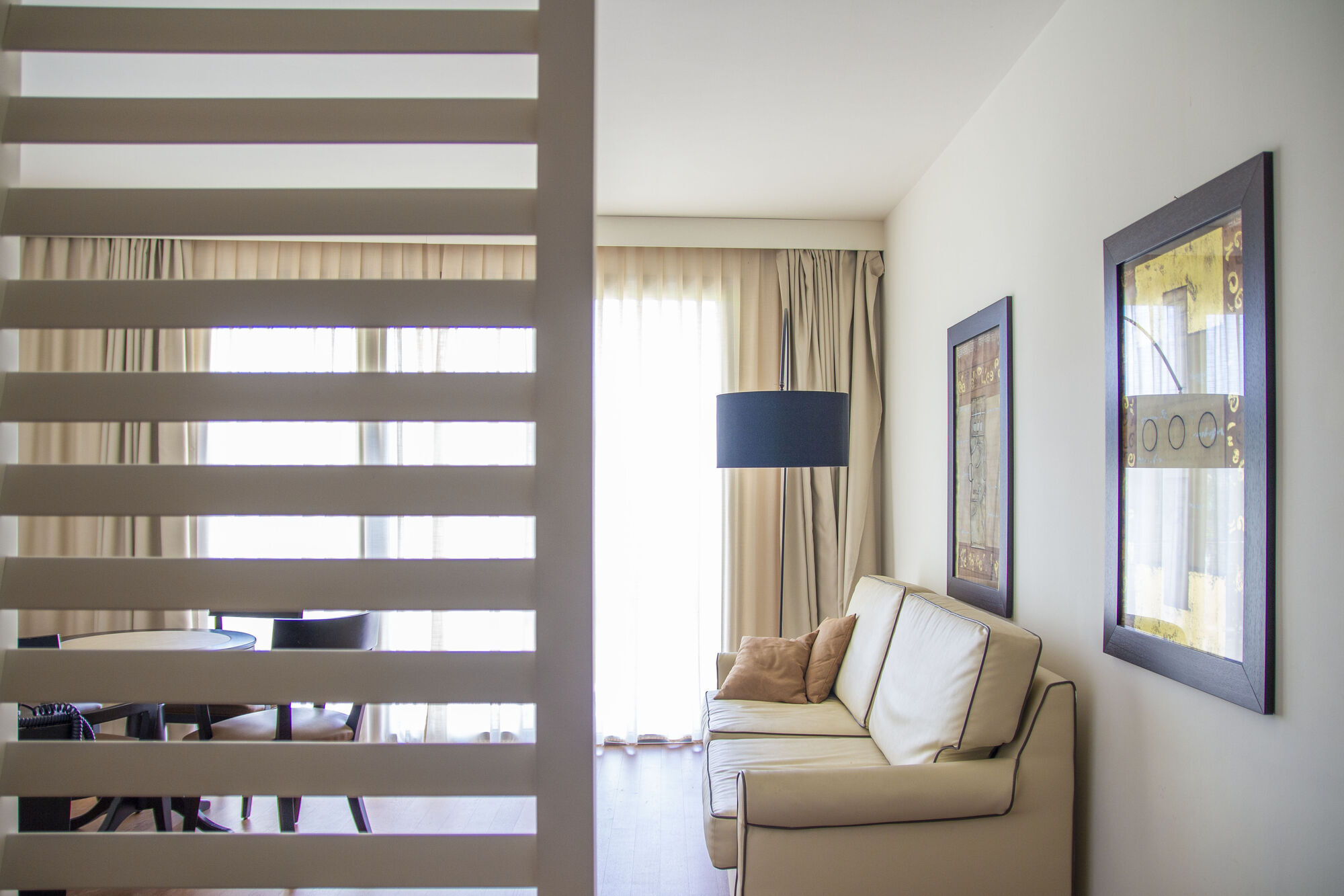 Pisa Tower Plaza Ξενοδοχείο Εσωτερικό φωτογραφία A room at the hotel
